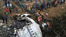 Equipes de resgate localizam caixa-preta com dados e voz dos pilotos de avião que caiu no Nepal