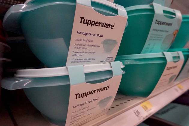 A Tupperware, famosa marca de utensílios domésticos, admitiu a possibilidade de encerrar suas atividades na última semana e viu suas ações listadas na Bolsa de Nova York derreterem quase 50% nesta segunda-feira (10). Veja a seguir empresas que deixaram suas atividades, depois de terem marcado época