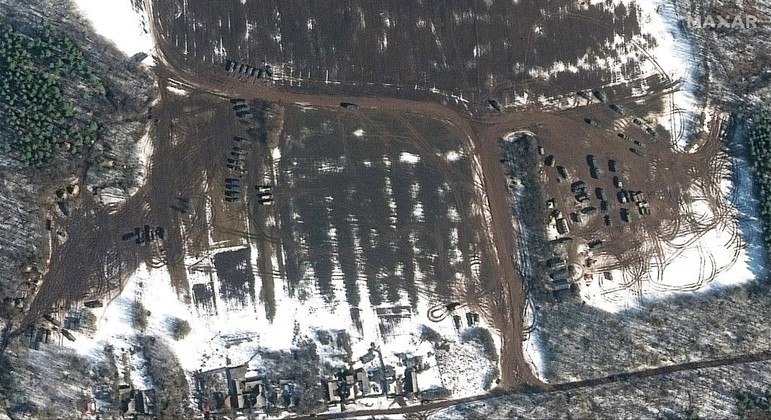 Imagem de satélite mostra tanques russos na fronteira com a Ucrânia