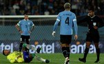 Nos minutos finais da partida contra o Uruguai, pelas Eliminatórias Sul-Americanas, Neymar sentiu a lesão e caiu no campo, alegando muitas dores na região. Aos prantos, o jogador deixou o campo de maca e foi substituído por Richarlison