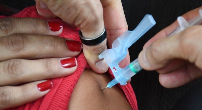 Veja como será a vacinação em dez capitais brasileiras nesta segunda-feira (20)