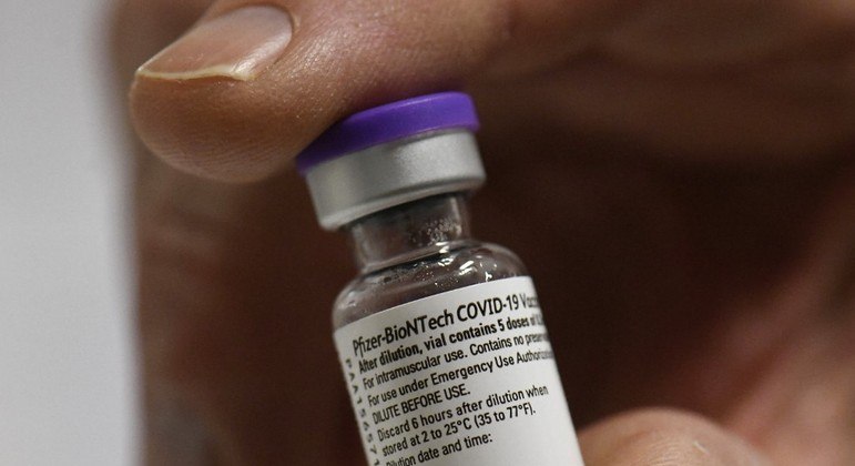 Vacina da Pfizer foi a primeira a receber o registro definitivo concedido pela Anvisa no Brasil 