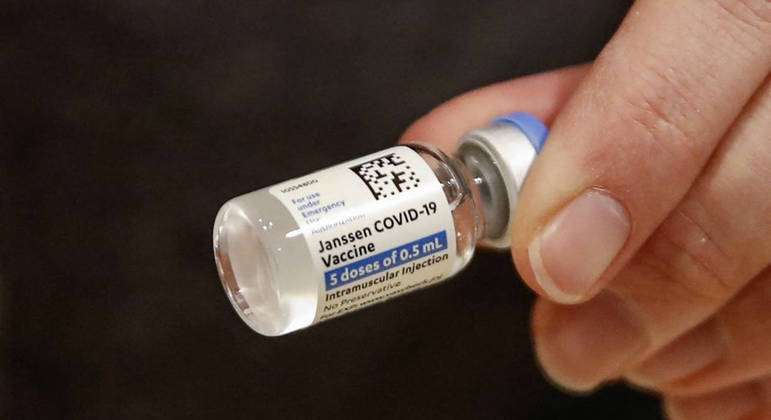 A vacina da Janssen é aplicada em dose única: produto tem 66,9% de eficácia para casos leves da covid-19