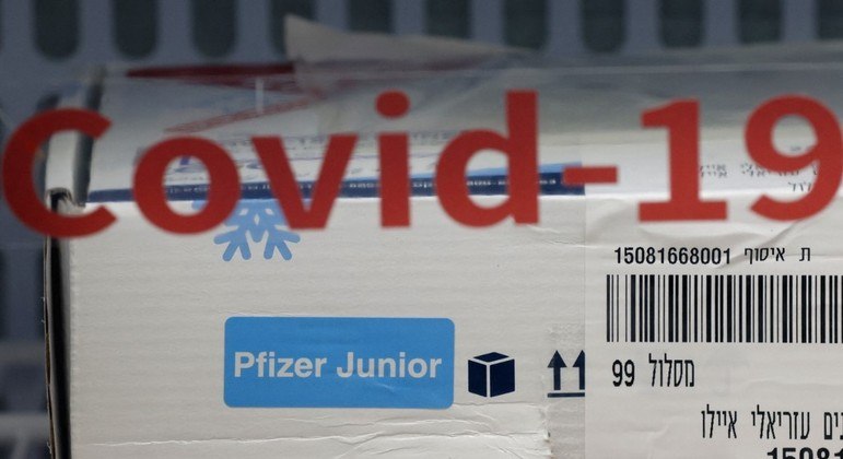 Caixa com doses da vacina contra Covid para crianças
