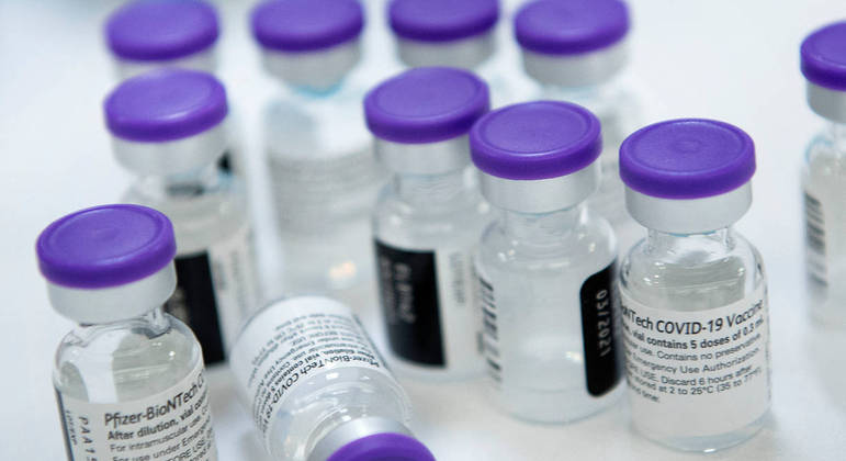Ministério da Saúde fecha acordo para compra de 100 milhões de doses da vacina da Pfizer