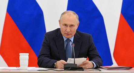 Vladimir Putin vai deixar a Rússia e visitar a China 