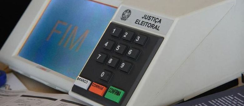 Câmara aprova adiamento das eleições para 15 e 29 de novembro