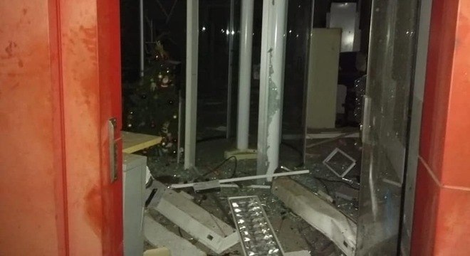 Suspeitos explodiram agência bancária no interior de SP com dinamite