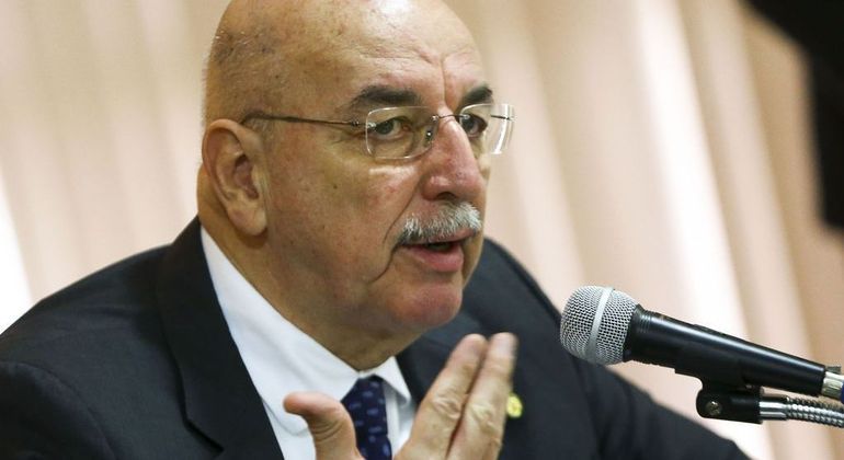 O ministro da Cidadania, Osmar Terra, durante reunião em Brasilia