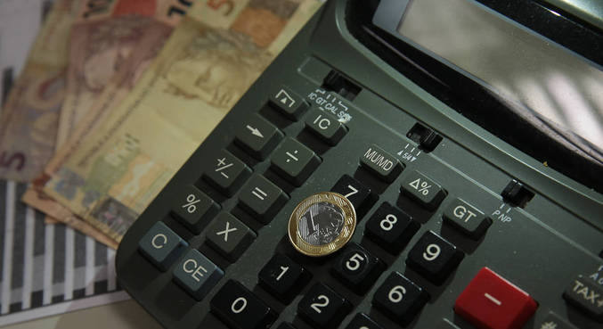 Risco Brasil figura acima de 300 pontos