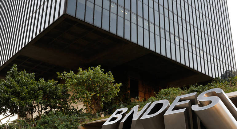 Sede do BNDES no Rio de Janeiro: empréstimos a quem não honra compromissos