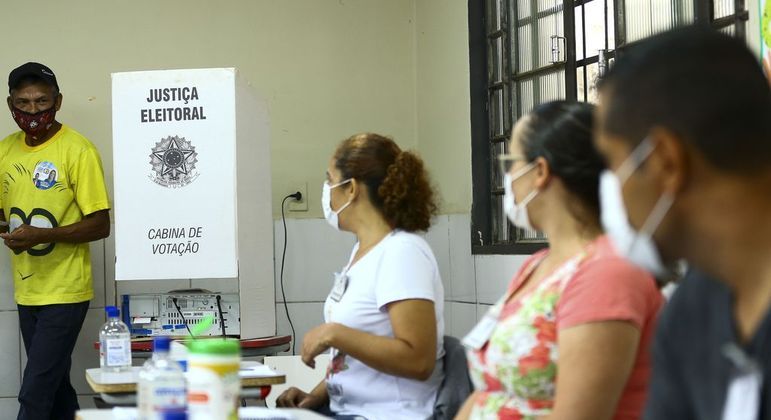 Eleitores de três municípios do RS e MG escolhem novos prefeitos neste domingo (4)