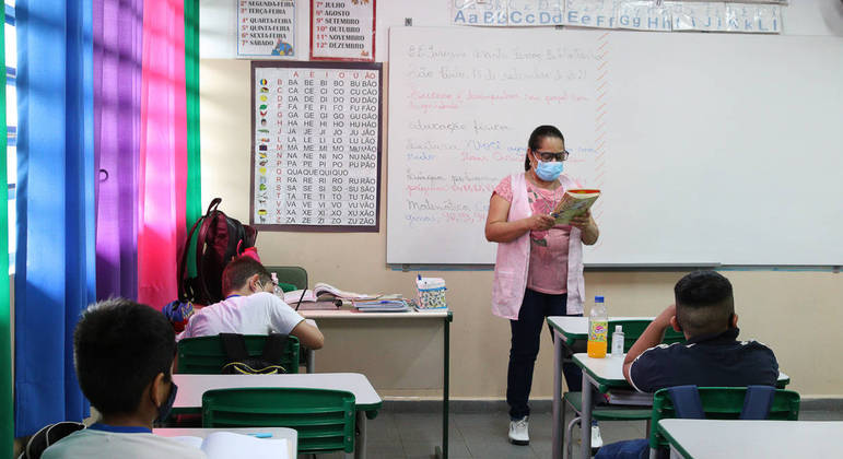 Governo do DF vai monitorar casos de Covid-19 para impedir surtos em colégios 