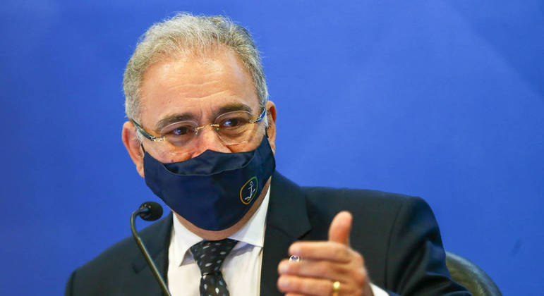 Ministro diz que recomendou a Bolsonaro veto a remédios de câncer