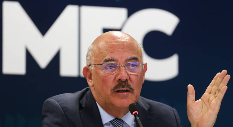 O ex-ministro da Educação, Milton Ribeiro faz balanço do Enem 2021
 