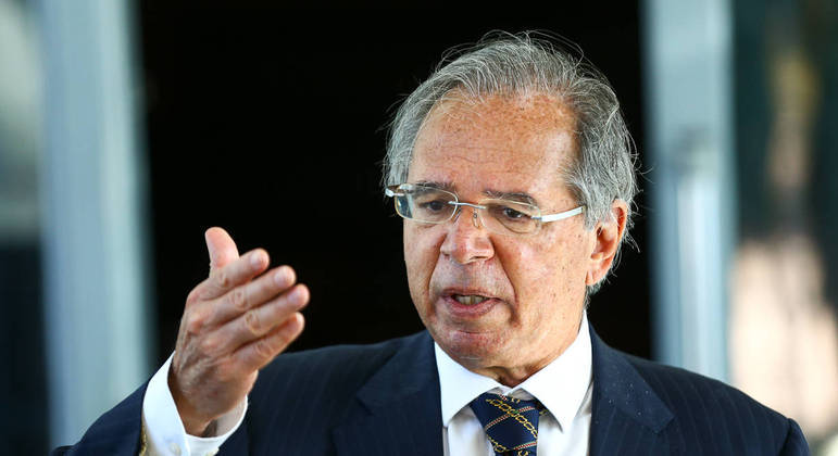 Guedes confirmou aumento da bandeira tarifária na conta de luz: 'Vamos aumentar menos por mais tempo'