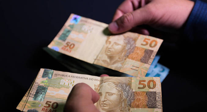 Relator do Orçamento aumentou o salário mínimo para  R$ 1.210 em 2022