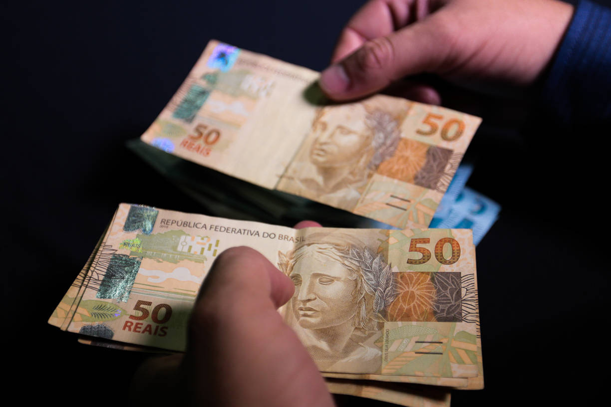 Salario mínimo de R$ 1.320 pasa a tener vigencia hoy