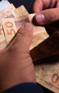 Oito de cada dez reajustes salariais superaram a inflação em fevereiro (Marcello Casal JrAgência Brasil - 13.10.2020)