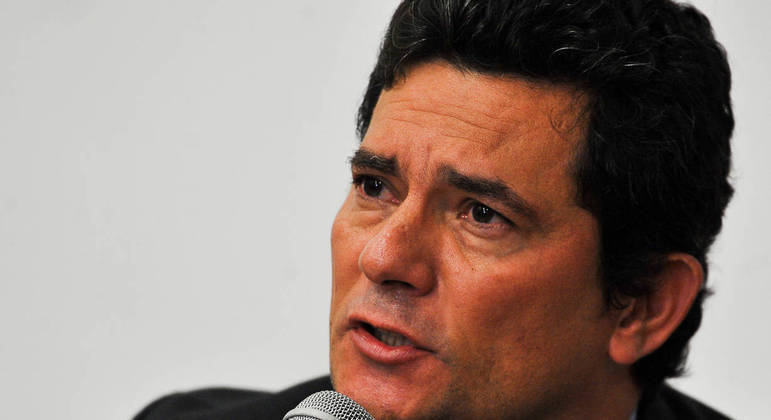 A apoiadores, o ex-juiz Sérgio Moro diz que ainda não decidiu se quer ser candidato a presidente