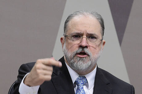 Aliados de Aras criticaram a decisão da conselheira