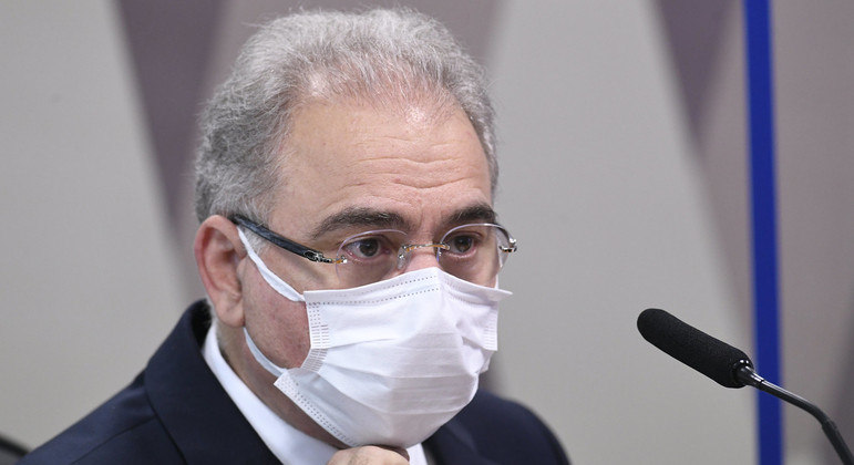 Em depoimento à CPI, ministro voltou a reforçar o compromisso de vacinar toda a população adulta até o fim do ano