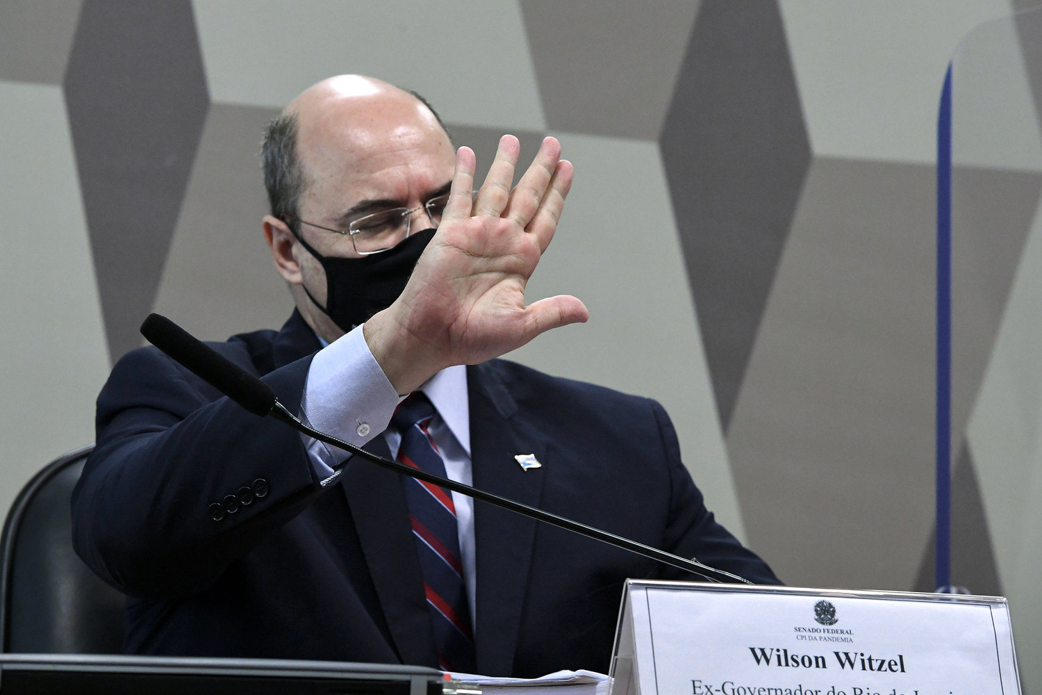 Senado FederalSeguir
CPIPANDEMIA - Comissão Parlamentar de Inquérito da Pandemia
Comissão Parlamentar de Inquérito da Pandemia (CPIPANDEMIA) realiza oitiva do o ex-governador do Rio de Janeiro. Ele deve ser questionado sobre denúncias de corrupção na área da saúde do estado, inclusive com recursos federais destinados ao combate à covid-19.

 

À mesa, ex-governador do Rio de Janeiro, Wilson Witzel.

 

Foto: Edilson Rodrigues/Agência Senado (Edilson Rodrigues/Agência Senado - 16.06.2021)
