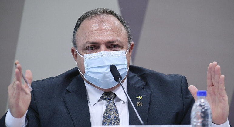 Pazuello saiu do Ministério da Saúde pouco depois da assinatura de contrato pela Covaxin