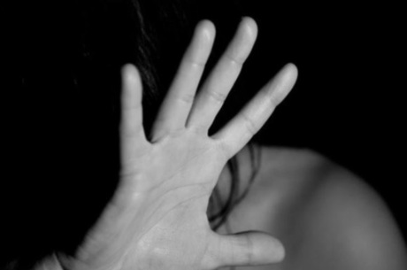 No Brasil, mulheres negras e periféricas sofrem mais