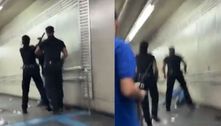Seguranças do Metrô de SP são afastados após agredirem homem com cassetete; veja vídeo