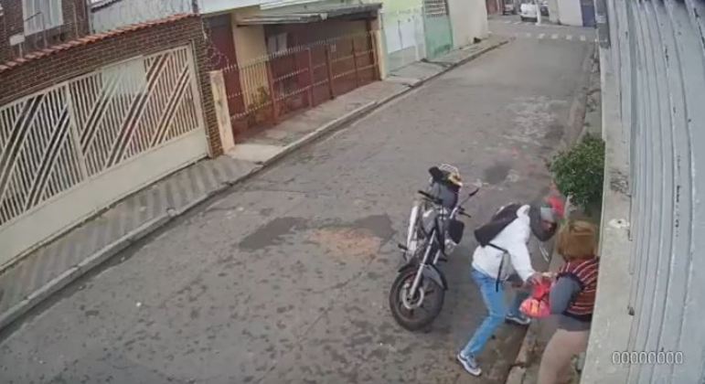Idosa é agredida durante assalto na zona norte de São Paulo