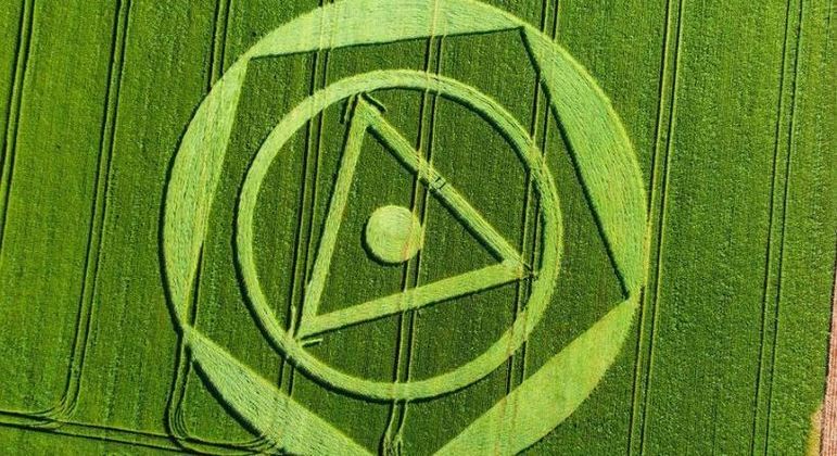 Agroglifo em plantação de Ipuaçu (SC) intriga moradores e atrai curiosos