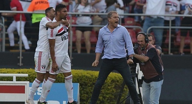 A raiva de Aguirre no empate do São Paulo. Diego Souza causou o sufoco