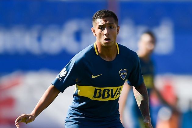 Agustín Almendra, de 20 anos, joga pelo Boca Juniors e tem contrato até junho de 2022. O meio-campista vale atualmente 11 milhões de euros (R$ 72 milhões). É chamado de 