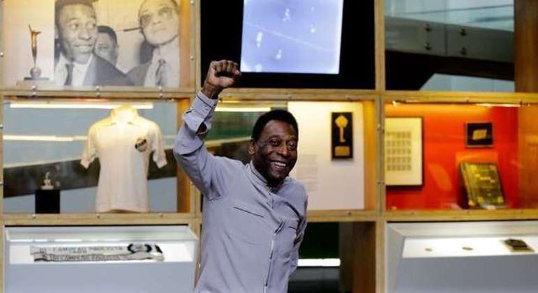 Ainda em vida Pelé recebeu várias homenagens pelo Brasil