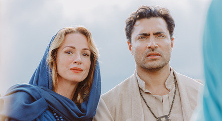 Ainoã (Francisca Queiroz) e Saul (Carlo Porto) em 'Reis - A Ingratidão'