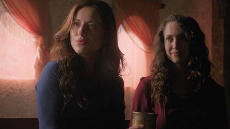 Ainoã (Jéssica Juttel) e Abigail (Maiara Walsh) receberam Maaca, mas se mostraram preocupadas com as intenções da princesa