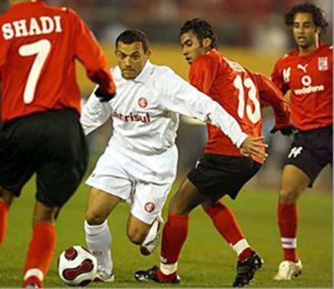 Al-Ahly x Internacional – O Internacional derrotou o Al-Ahly, que também disputa o atual Mundial de Clubes, nas semifinais de 2006. Na oportunidade, os gaúchos venceram os egípcios por 2 a 1, com Alexandre Pato e Luiz Adriano. Na decisão, o Colorado bateu o Barcelona