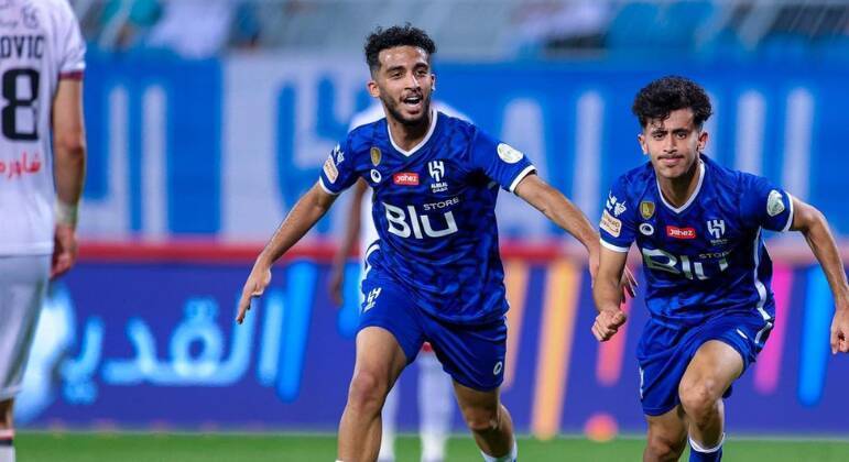O Al-Hilal é um dos clubes sauditas que têm sido bastante agressivos no atual mercado de transferências, contratando astros do futebol europeu, como Koulibaly (ex-Chelsea) e o meia Milinkovic-Savic (ex-Lazio)