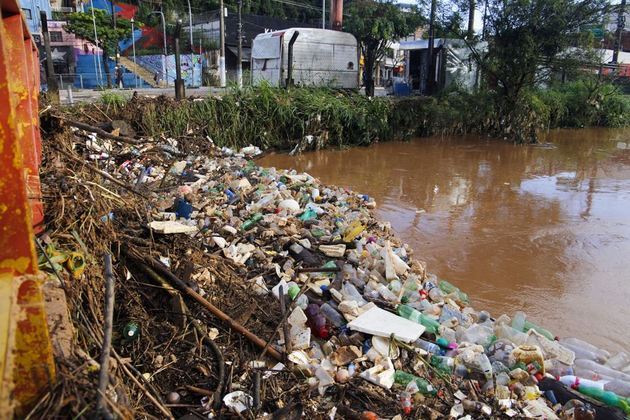 Ainda segundo a prefeitura, as obras de dois piscinões já foram iniciadas, para conter os impactos da chuva. Um terceiro piscinão está em fase final de licitação e tem começo de obras programado para este ano