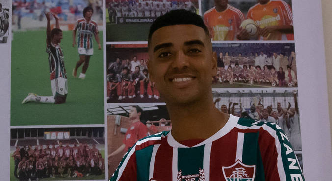 Alan durante sua apresentação no Fluminense