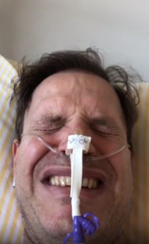 Ex-Polegar se emociona em vídeo