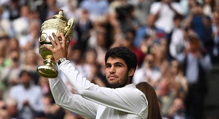 Alcaraz conquista  Wimbledon pela primeira vez