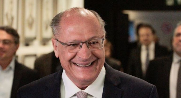 O vice-presidente Geraldo Alckmin, em reunião com empresários e diretores na sede da FIESP