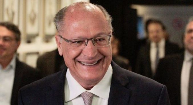 Alckmin é vice-presidente e ministro do Desenvolvimento, Comércio e Serviços