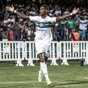 Nascido em Santos, Alef Manga marcou o gol para o Coritiba
