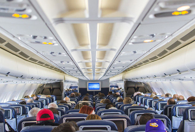 Além de serem desconfortáveis, voos turbulentos também podem causar ferimentos aos passageiros. 