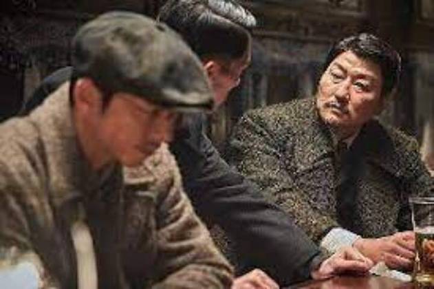Além disso, o diretor Jee-Woon Kim, de ‘O Gosto da Vingança’, recebeu elogios pela boa construção e evolução dos personagens durante o filme, o que ajudou a acrescentar drama e profundidade à história 