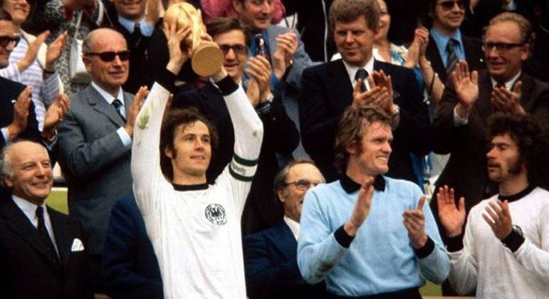 Beckenbauer, na estreia da Taça FIFA, em 1974
