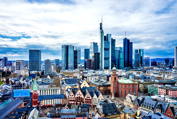 Alemanha - Europa - 83,1 milhões de habitantes em 357 mil km2.  Capital  - Berlim